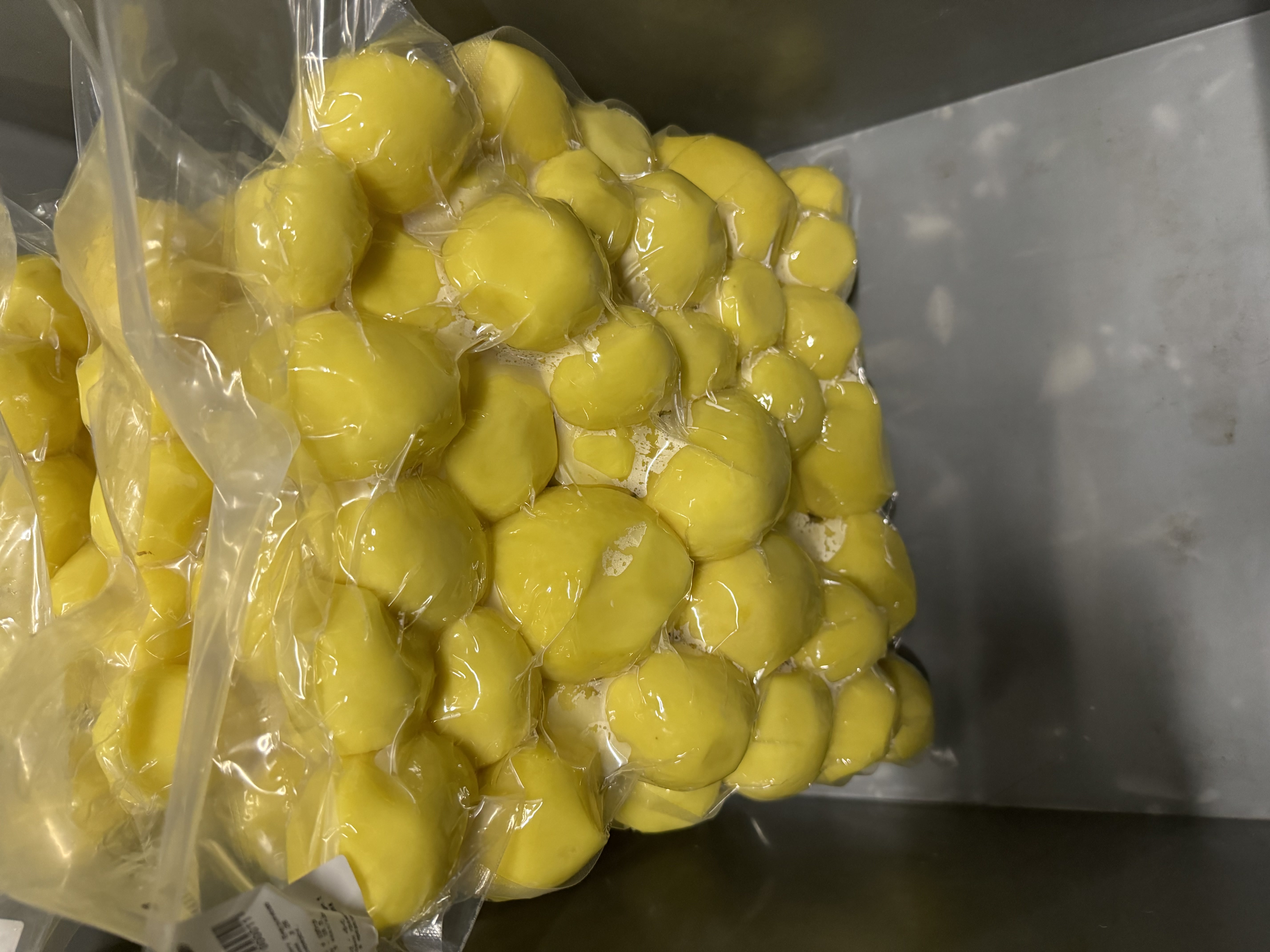 Переработка овощей: подготовка и фасовка очищенного картофеля для поставок